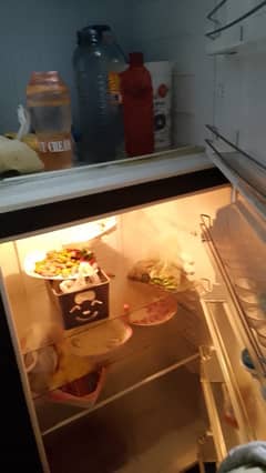 DAWLANCE REFRIGERATOR NEW ONLY 6 MONTHS USE 9.5 YEARS Warentty AVAI