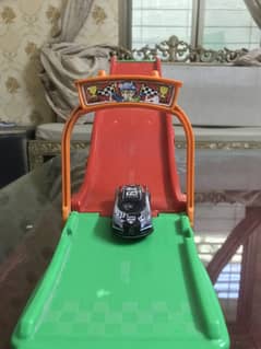 CAR TRACK