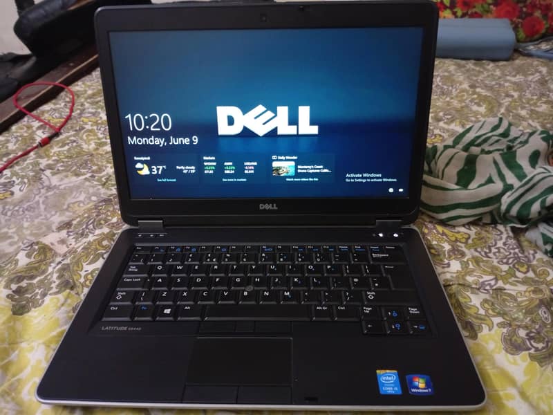 Dell Core i5 4th generation With Amd 2gb Ddr5 graphics card 2