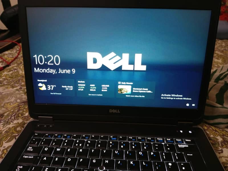 Dell Core i5 4th generation With Amd 2gb Ddr5 graphics card 4