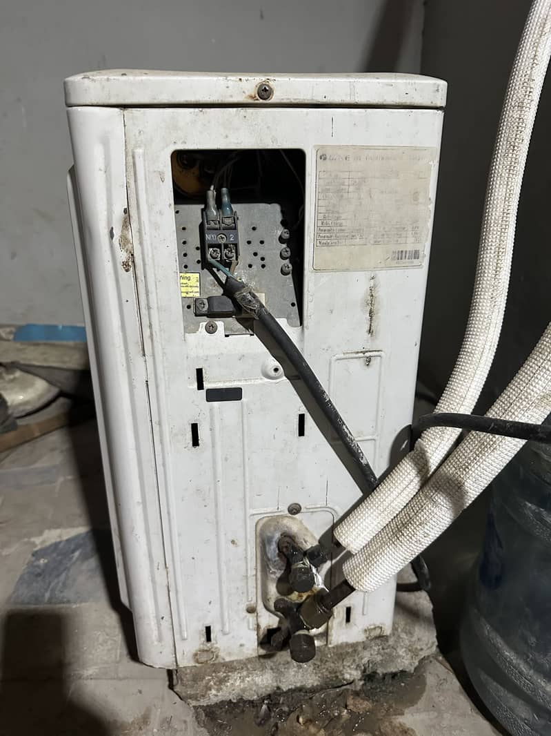 Gree 1 ton AC complete set in working condition 2