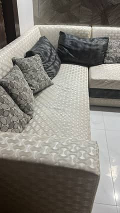 L