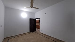 house for Rent upper portion in R block Model Town Lahore