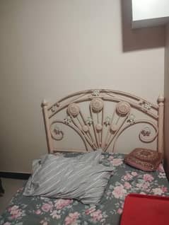 single bed with setti sofa