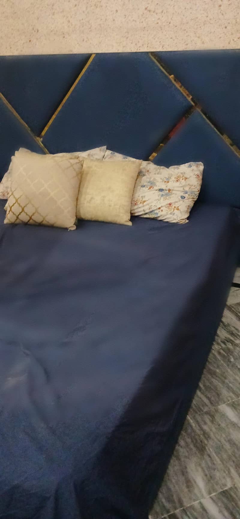 Bed set with side tables and dressing table 1