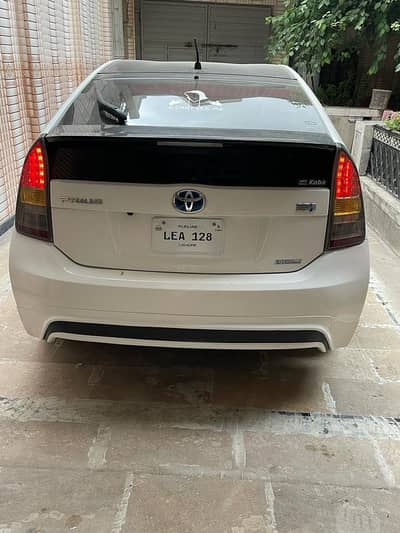 Prius 2011 model 15 import