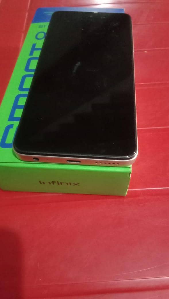 Infinix smart 8 plus with box no open no repair condition 10/8.5 1
