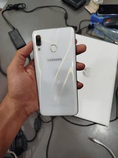 Samsung A30