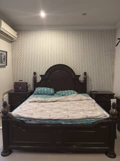 Complete Bed Set - Bed + 2 Side Drawers + Dressing Table