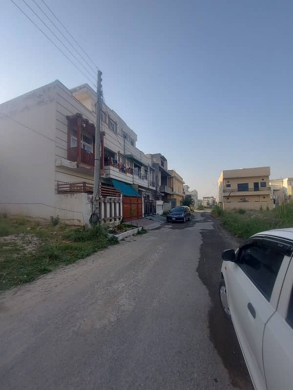 Plot For Sale In MOST PRIME LOCATION Of I BLOCK 1