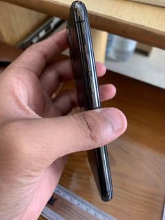 Apple iPhone 11 pro 9/10 condition