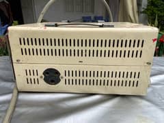 UNIVERSAL A-100 VOLTAGE STABLIZER 10,000 Watt