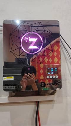 Ziewnic 4.5kW Hybrid Inverter – Solar & Grid, High Efficiency