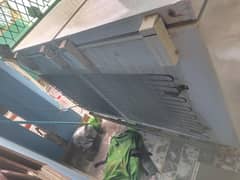 DAWLANCE DE FREEZER 1 year used