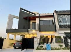 10 MARLA BRAND NEW HOUSE AVAILABLE FOR SALE IN TOPCITY