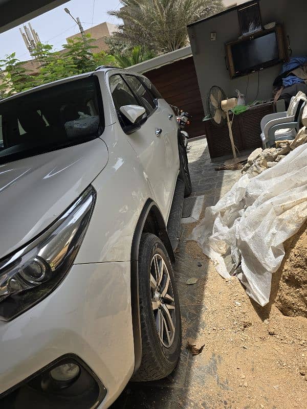 it's a lady driven fortuner one hand driven neat and clean vehicle 3
