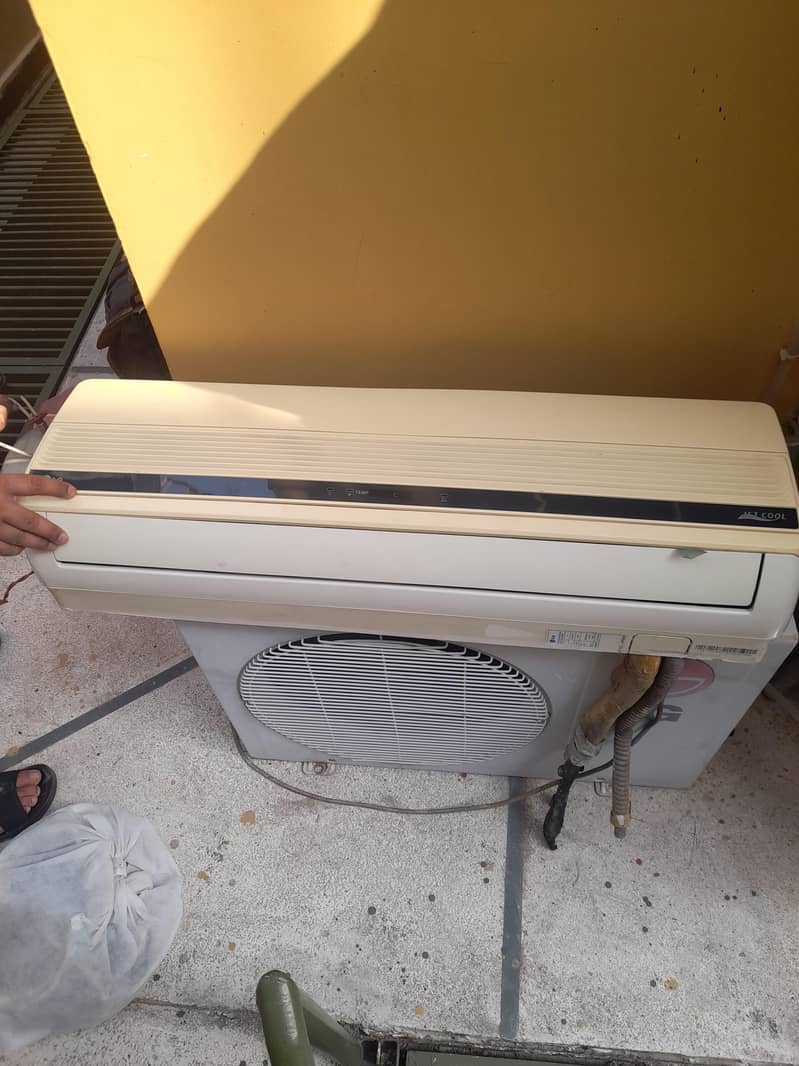 LG good condition 8