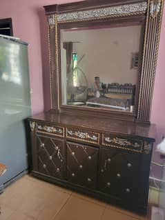 Dressing table with Drawers