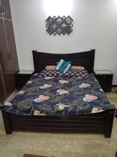 Selling bed with side table and dressing table only 55000