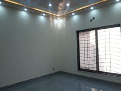 A 10 Marla Lower Portion Located In LDA Avenue Is Available For rent