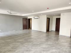 Live the Golf Lifestyle! 2 Bed Apartment with Stunning Views in Defense Raya