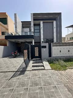 10 Marla Modern Luxury House For Sale
