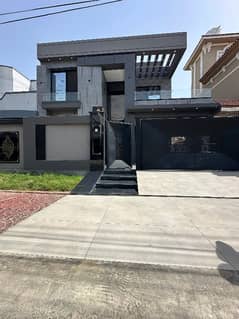 10 Marla Modern Luxury House For Sale