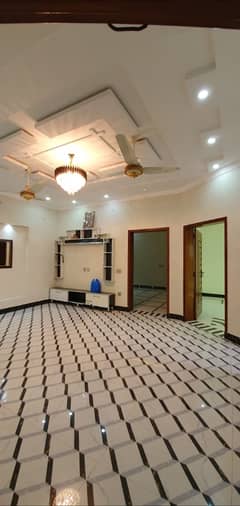 10 Marla Modern House For Rent