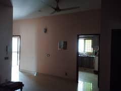 10 marla lower portion available in wapda town