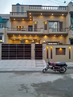 8 MARLA MODERN HOUSE FOR SALE ON PRIME LOCATION