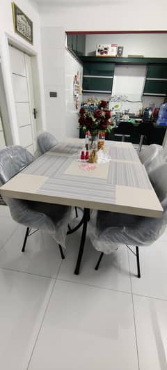 Dining Table with 6 chairs