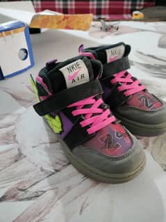 boys and girls shoes look like a new