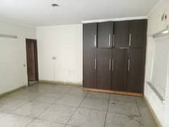 10 Marla 2ND Floor Available For Rent (Near Adil Hospital)