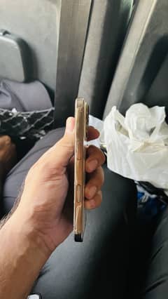 iPhone 16 Pro Canadian model 4 month sim time. 128gb