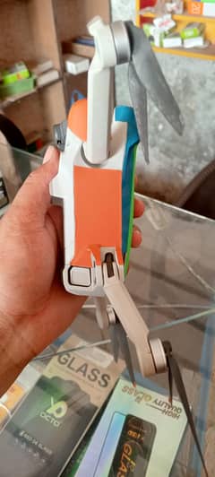 DJI