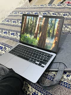 Macbook pro m2 13” 9.8/10 8/256 full box only 105 cycles used