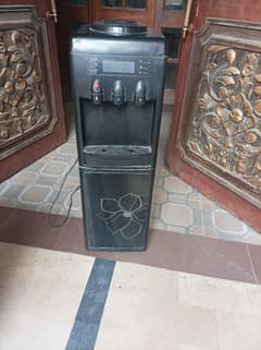 orient black dispenser