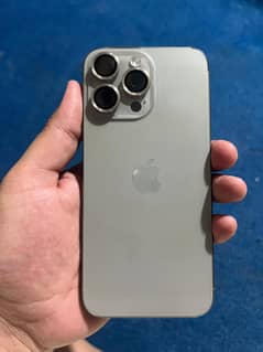 15 Pro Max Jv 256 GB