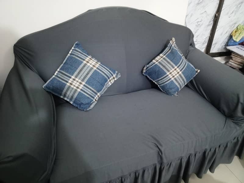 7 seater sofa set with 1 main table and 2 sideracks 0