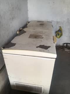 deep freezer two door waves company ka hai bilkul ok hai