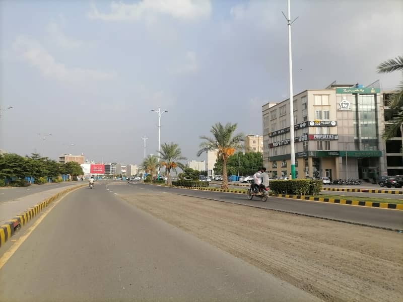Ideal Location Plot DHA Phase 8 Y Block 1