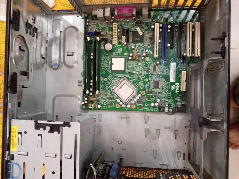 Dell casing with free motherboard Ram and processor gddr2 scrap 4
