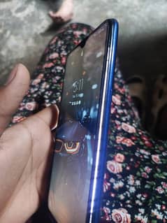 2 gb 32 gb  10.7 ok  speaker nae dalna ha Baki sab ok ha