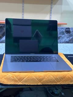 MacBook Pro 2019 i9 32/512