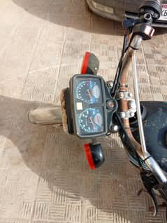 Unique UD 125 2019