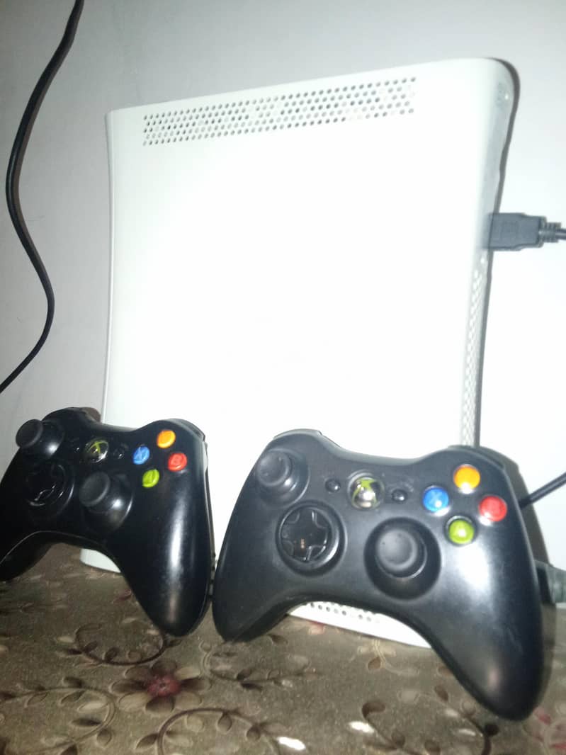 Xbox 360 with box and 2 wireless controllers 3
