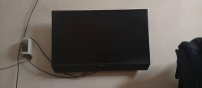 32 inch LCD simple bowar wali hai New hai