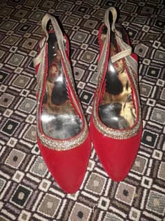 Colour:Red