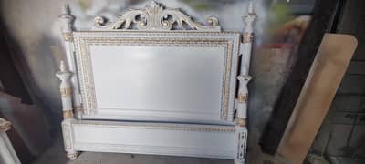 New bed and 2 said table high gloss finishng