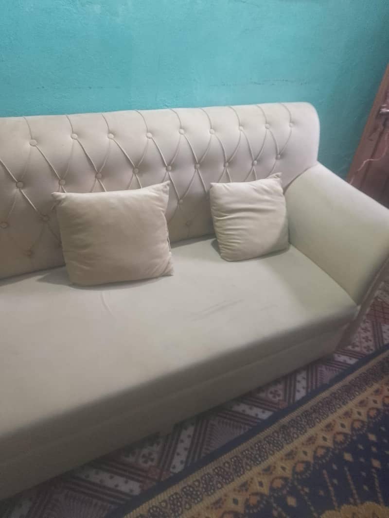 lush condition new comfortable sofa set 3